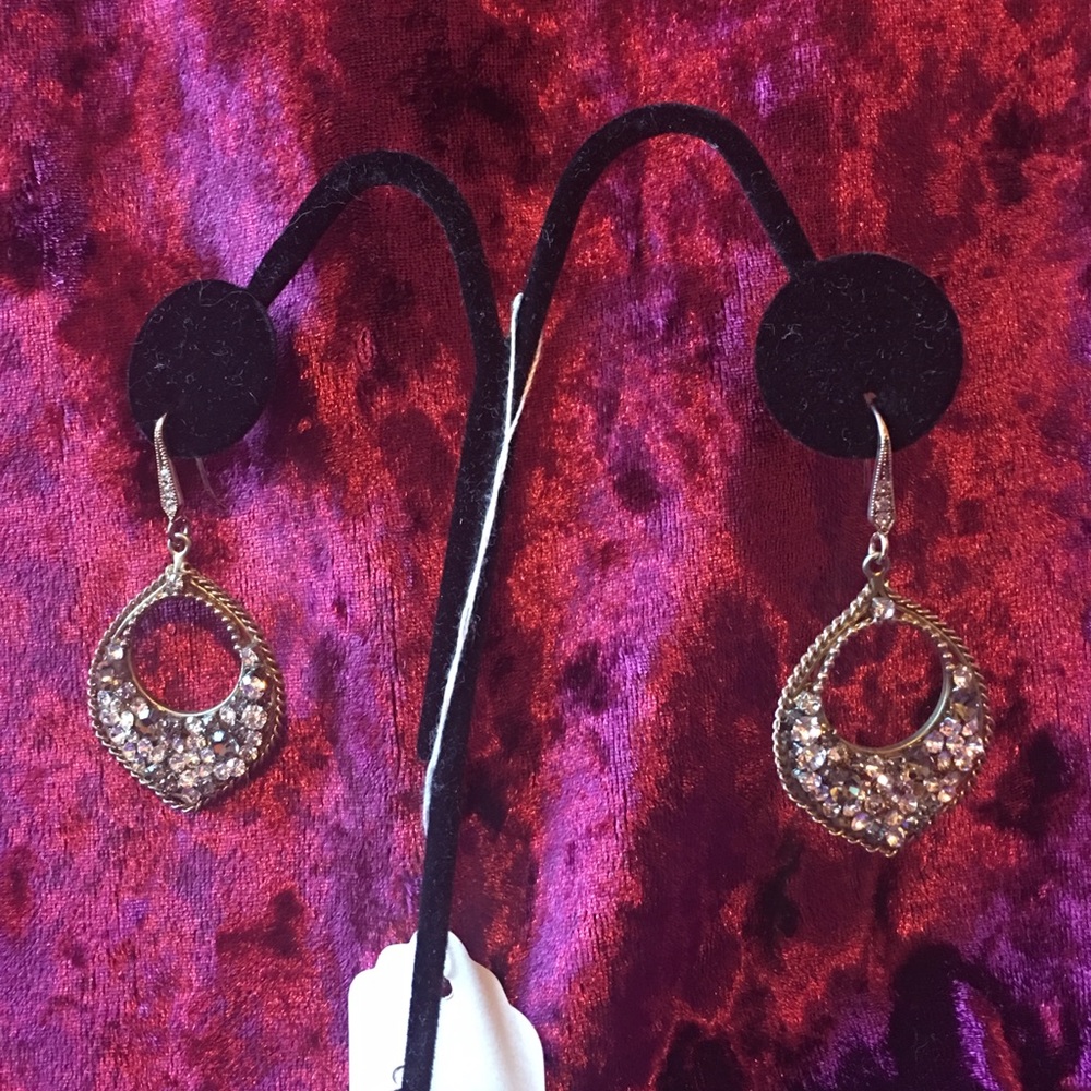NWOT Rhinestone and Filigree Earrings